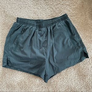 Girlfriend Collective Shorts in Forest Green